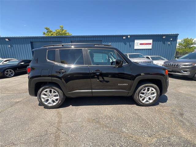 $16588 : 2018 Renegade Latitude, ONE O image 6