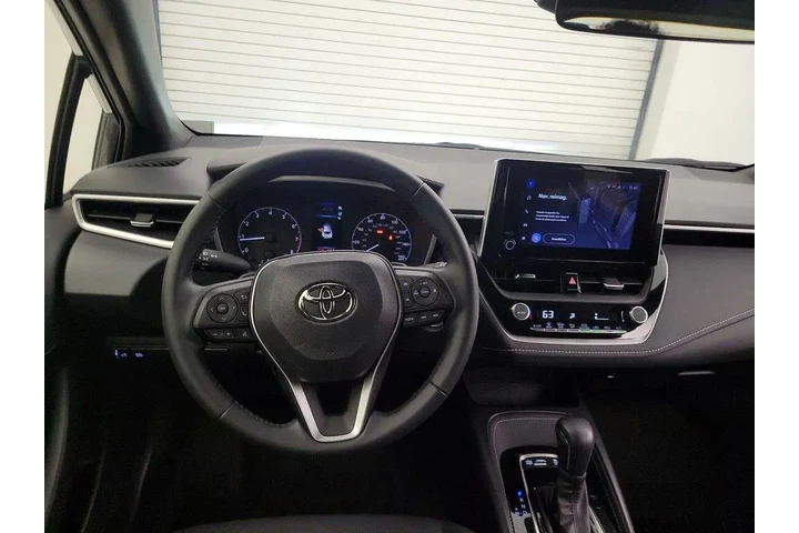 $24998 : Toyota Corolla Hatchback 202 image 10