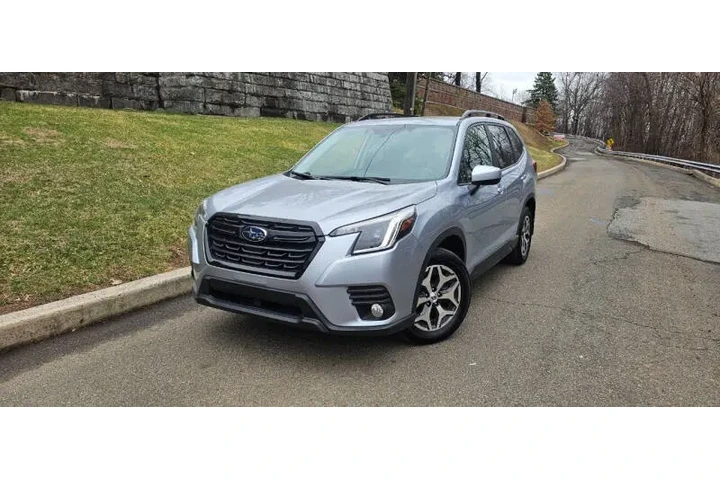 $23995 : 2023 Forester Premium image 1