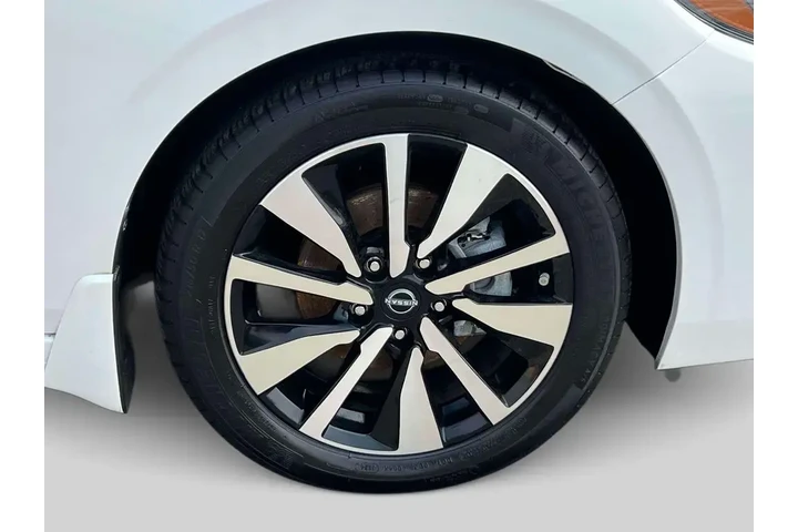 $17995 : Nissan Sentra 2025 SV 4dr Se image 9