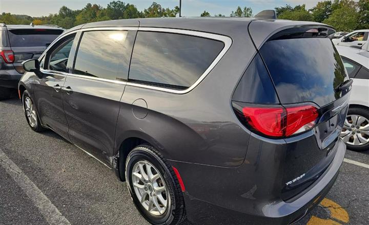 $18000 : 2021 CHRYSLER VOYAGER image 5