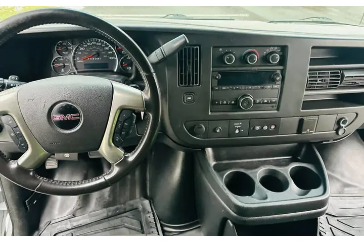 $27000 : 2018 GMC Savana 3500 image 9