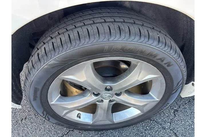 $8985 : Toyota Venza 2010 AWD V6 4dr image 10