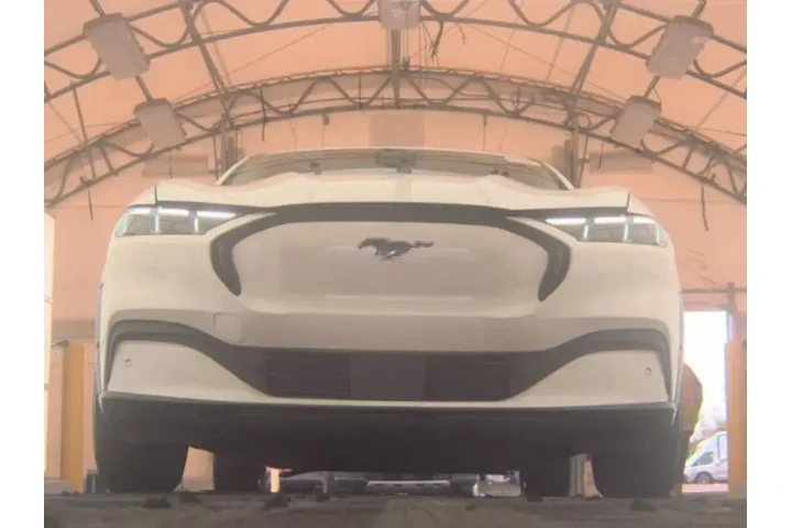 $27890 : Ford Mustang Mach-E 2024 Pre image 3