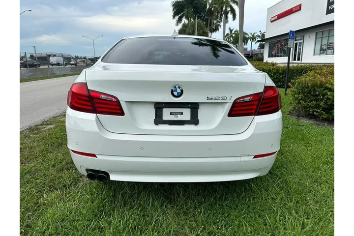$6900 : * 2011 BMW 528I * image 7