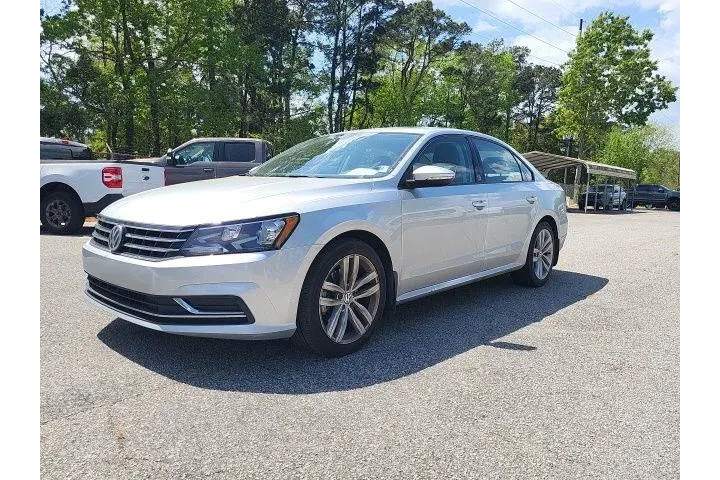 $14996 : Volkswagen Passat 2019 Wolfs image 4
