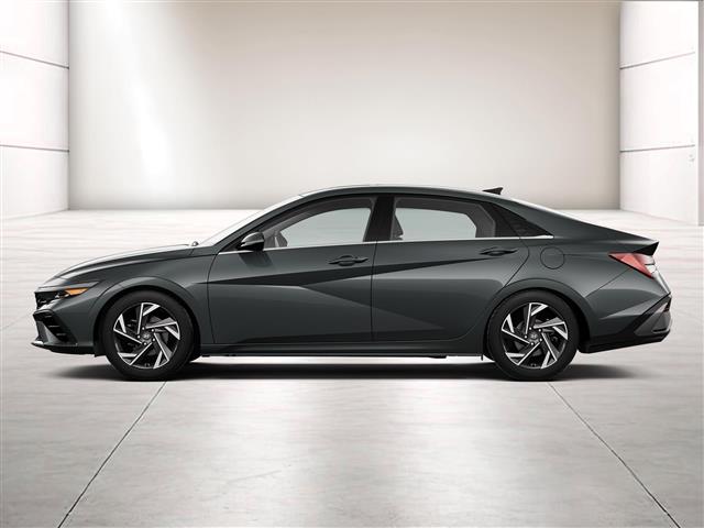 $28415 : New  Hyundai ELANTRA Limited image 3