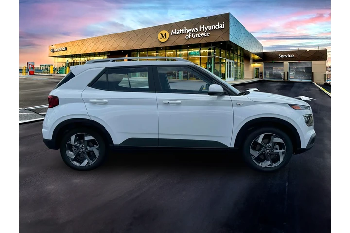 $21990 : Hyundai VENUE 2025 SEL 4dr C image 9