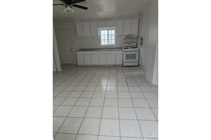 $2000 : Se renta  Apartamento image 2