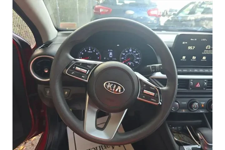 $15984 : Kia Forte 2020 FE 4dr Sedan image 10