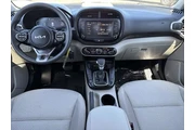 $17295 : Kia Soul 2025 LX 4dr Crossov thumbnail