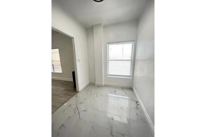 $1695 : Apartamento en Renta image 5