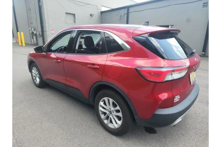 $12990 : Ford Escape 2021 SE 4dr SUV image 5