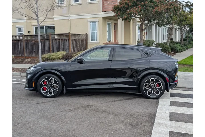 $23988 : 2021 Mustang Mach-E GT image 9