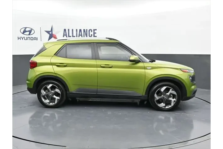 $18498 : Hyundai VENUE 2023 SEL 4dr C image 9