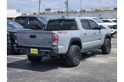 $37999 : Toyota Tacoma 2021 4x4 TRD P thumbnail