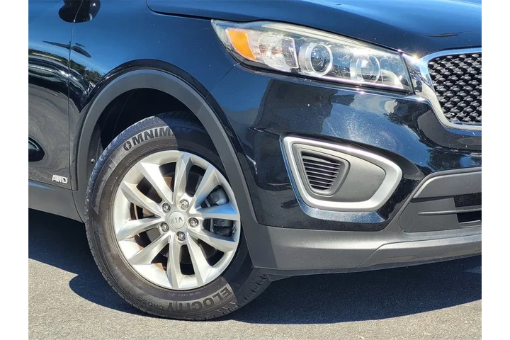 $9799 : 2016 Sorento LX image 4