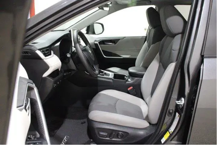 $39989 : Toyota RAV4 Hybrid 2025 AWD image 3