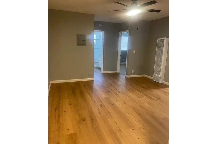 $1800 : Large 4bd 1bd @Huntington image 2