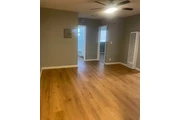 $1800 : Large 4bd 1bd @Huntington thumbnail