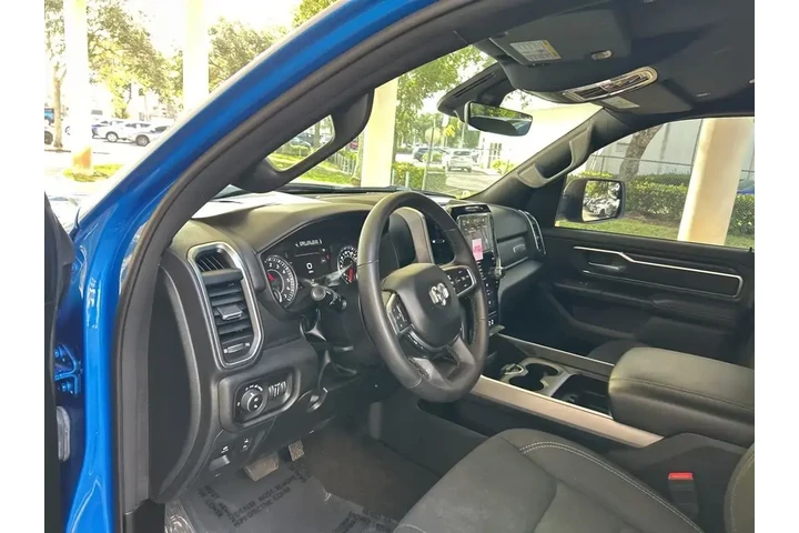 $37151 : Ram 1500 2025 4x4 Big Horn 4 image 6