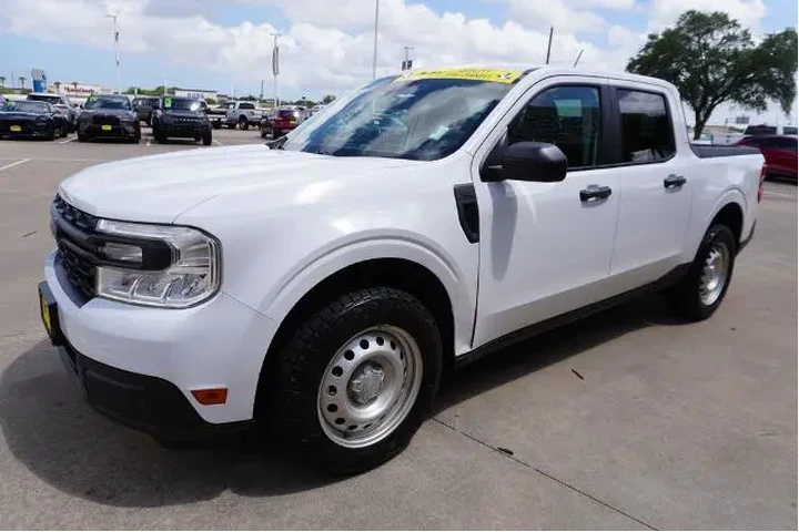 $26488 : Ford Maverick 2023 AWD XL 4d image 3