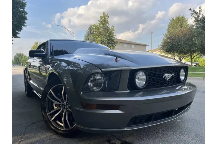 $12995 : 2005 Mustang GT Deluxe image 1