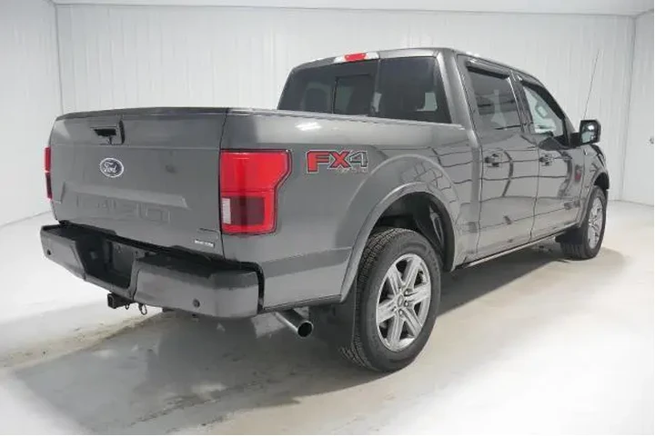 $32500 : Ford F-150 2019 4x4 Lariat 4 image 5
