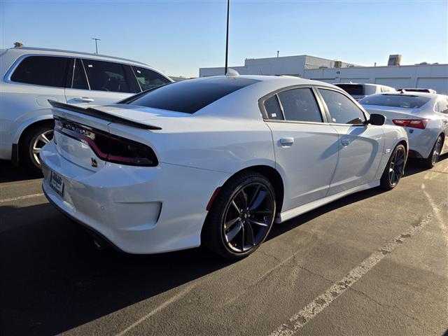 $38271 : Pre-Owned 2019 Charger Scat P image 2