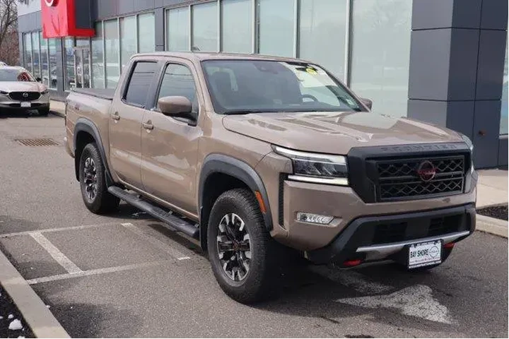 $34236 : Nissan Frontier 2023 4x4 PRO image 3