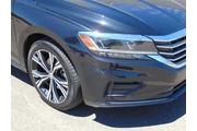 $17548 : 2021 Passat 2.0T SE thumbnail