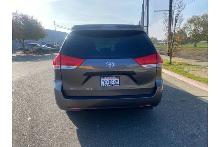 $10995 : 2014 Sienna L 7-Passenger image 6