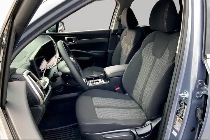 $29995 : Kia Sorento 2025 LX 4dr SUV image 8