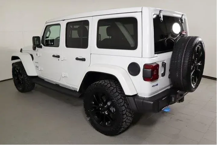 Jeep Wrangler 2023 4x4 Sahar image 8