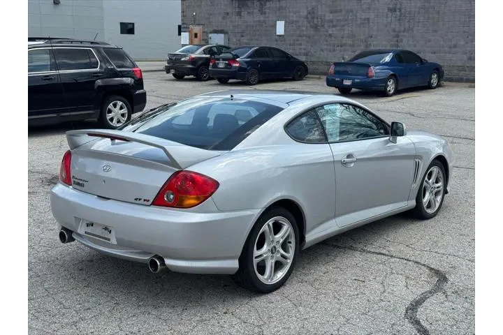 $8366 : Hyundai Tiburon 2004 GT V6 2 image 5