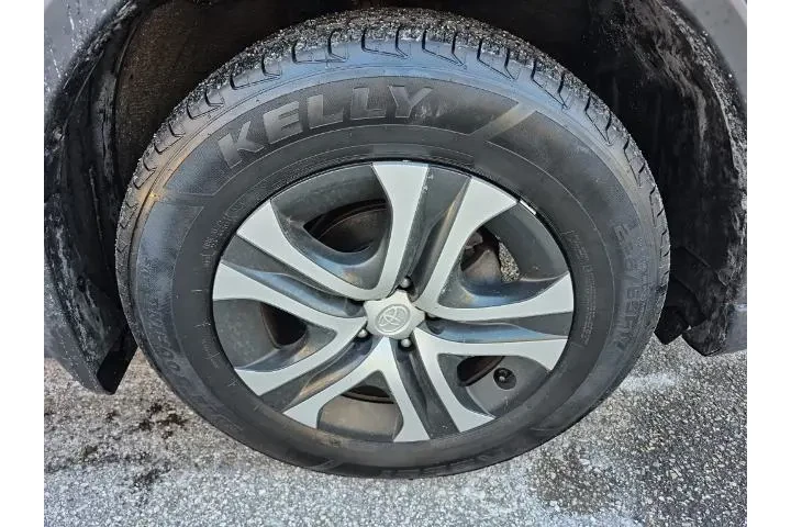 $18494 : Toyota RAV4 2018 AWD LE 4dr image 8