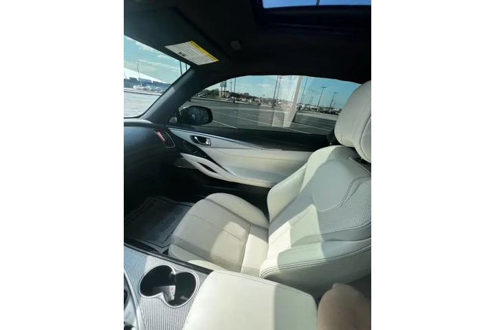 $26950 : 2018 Q60 Red Sport 400 image 10