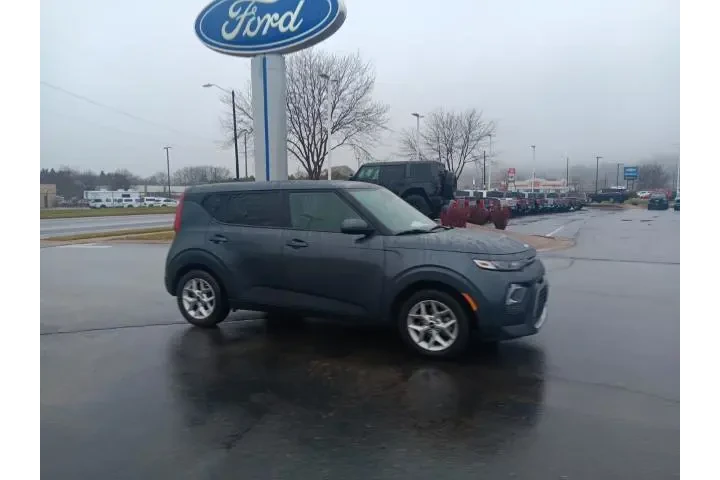 $13268 : Kia Soul 2022 LX 4dr Crossov image 3