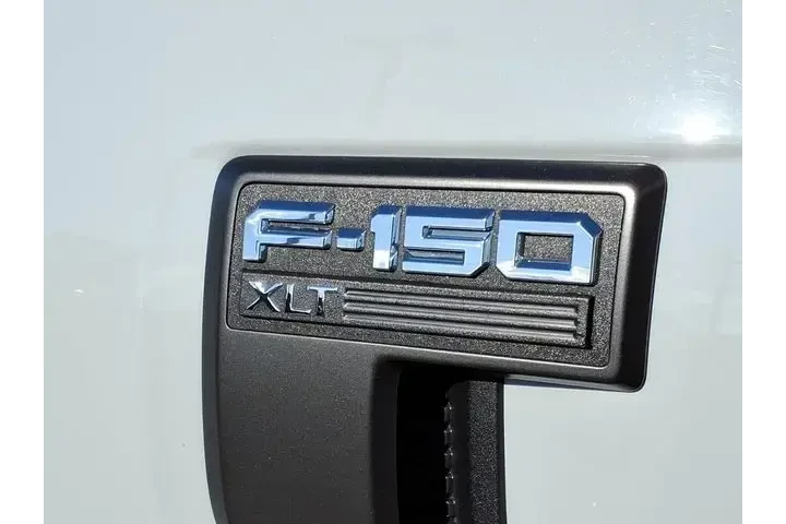 $39966 : Ford F-150 2023 4x4 Lariat 4 image 9