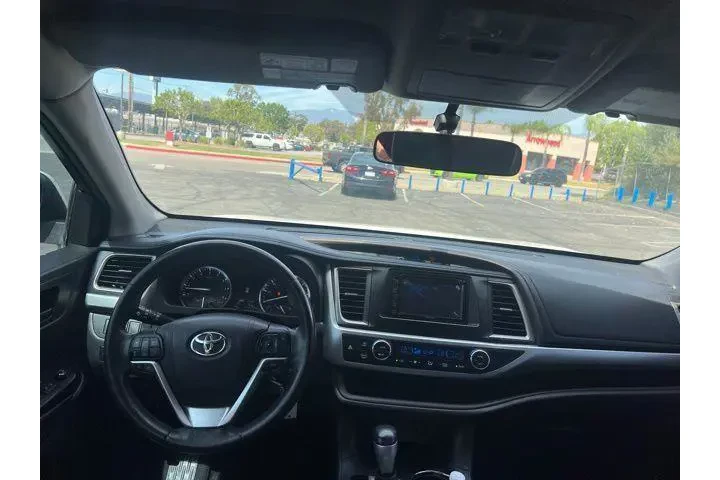 $17991 : Toyota Highlander 2015 LE 4d image 7