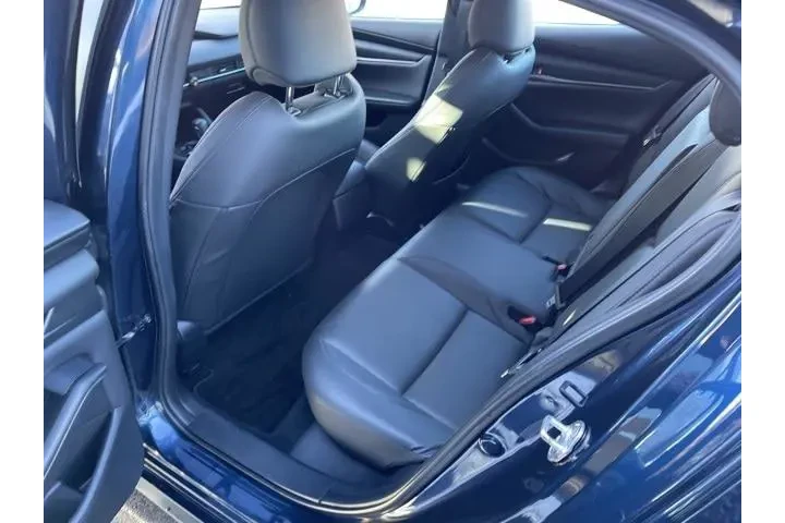 $17995 : Mazda Mazda3 Sedan 2021 AWD image 9