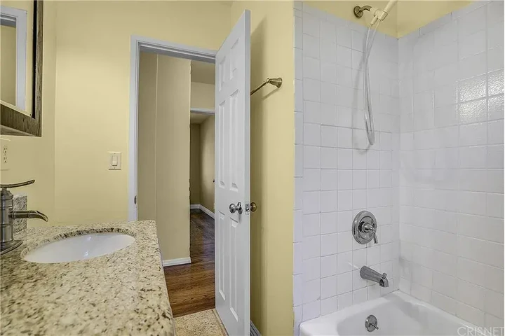 $1800 : 7414 Quartz Ave, Winnetka, CA image 9