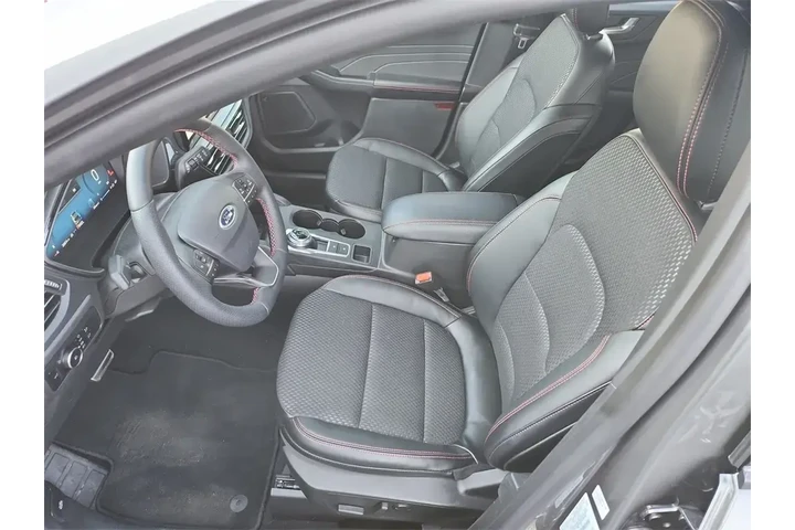 $33000 : Ford Escape 2024 AWD ST-Line image 5