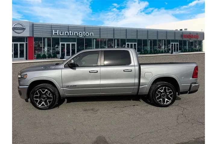 $38456 : Ram 1500 2025 4x4 Laramie 4d image 5