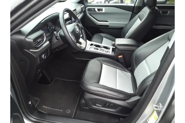 $37990 : Ford Explorer 2024 AWD XLT 4 image 7