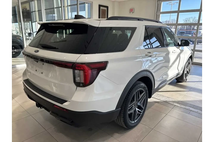 $39978 : Ford Explorer 2025 AWD ST-Li image 3
