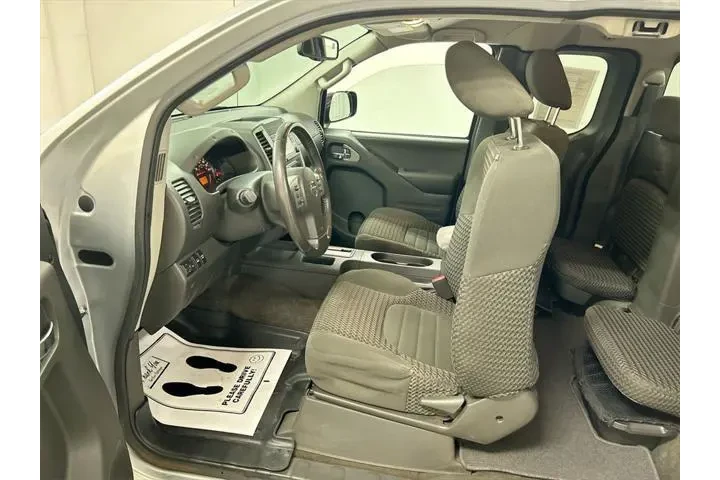 $17611 : Nissan Frontier 2016 4x4 PRO image 9