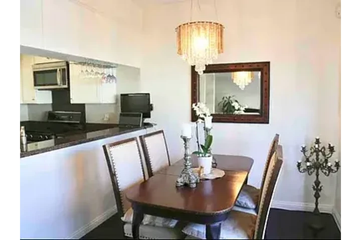 $500 : DREAM APARTMENT WAITING image 1