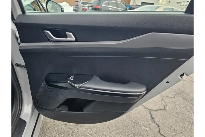 $24990 : Kia K5 2023 GT-Line 4dr Seda image 10