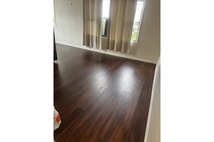 $600 : SE RENTA SALA KOREATOWN image 2